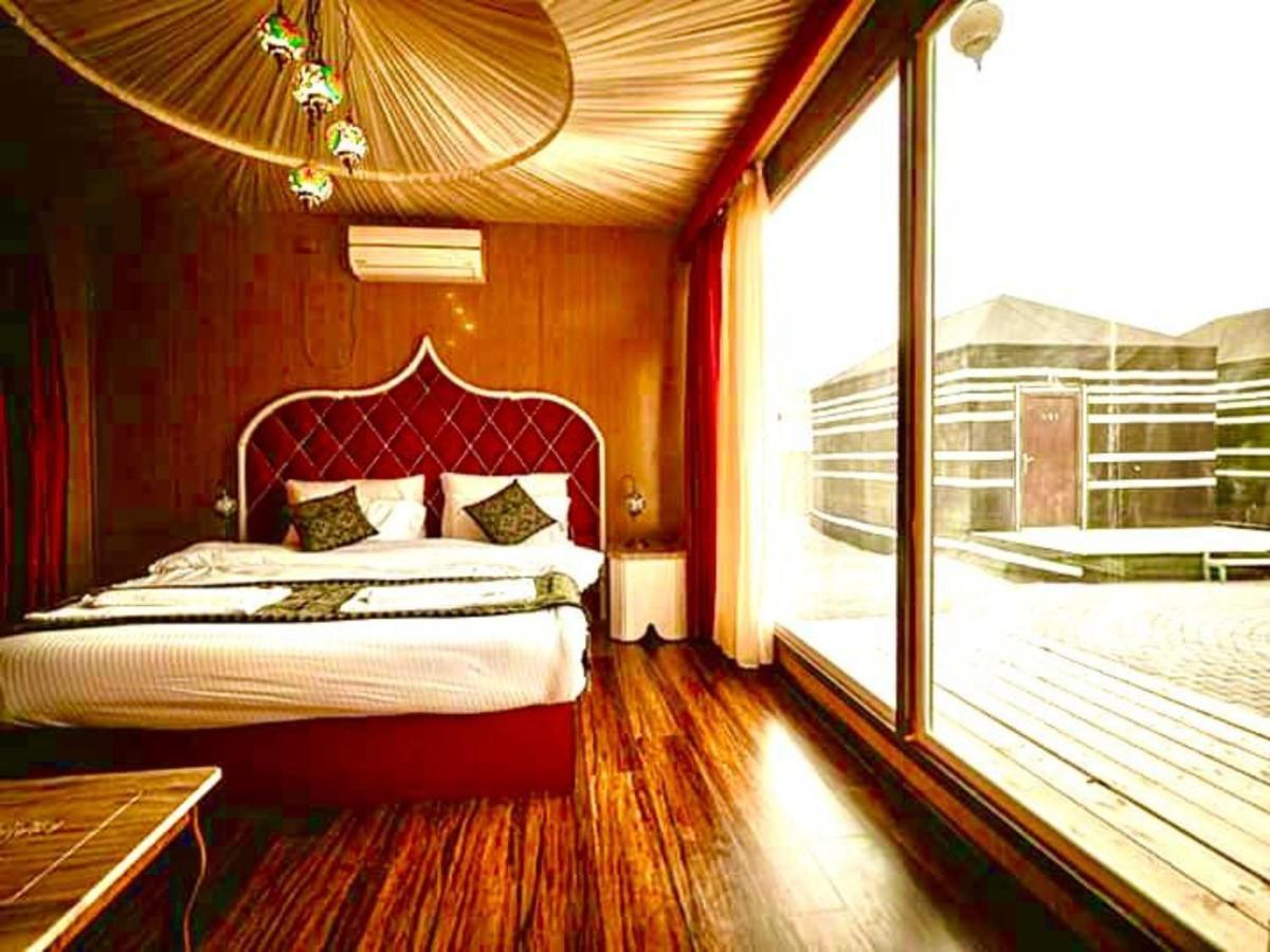 Al Sultana Luxury Camp Villa Wadi Rum Exterior photo