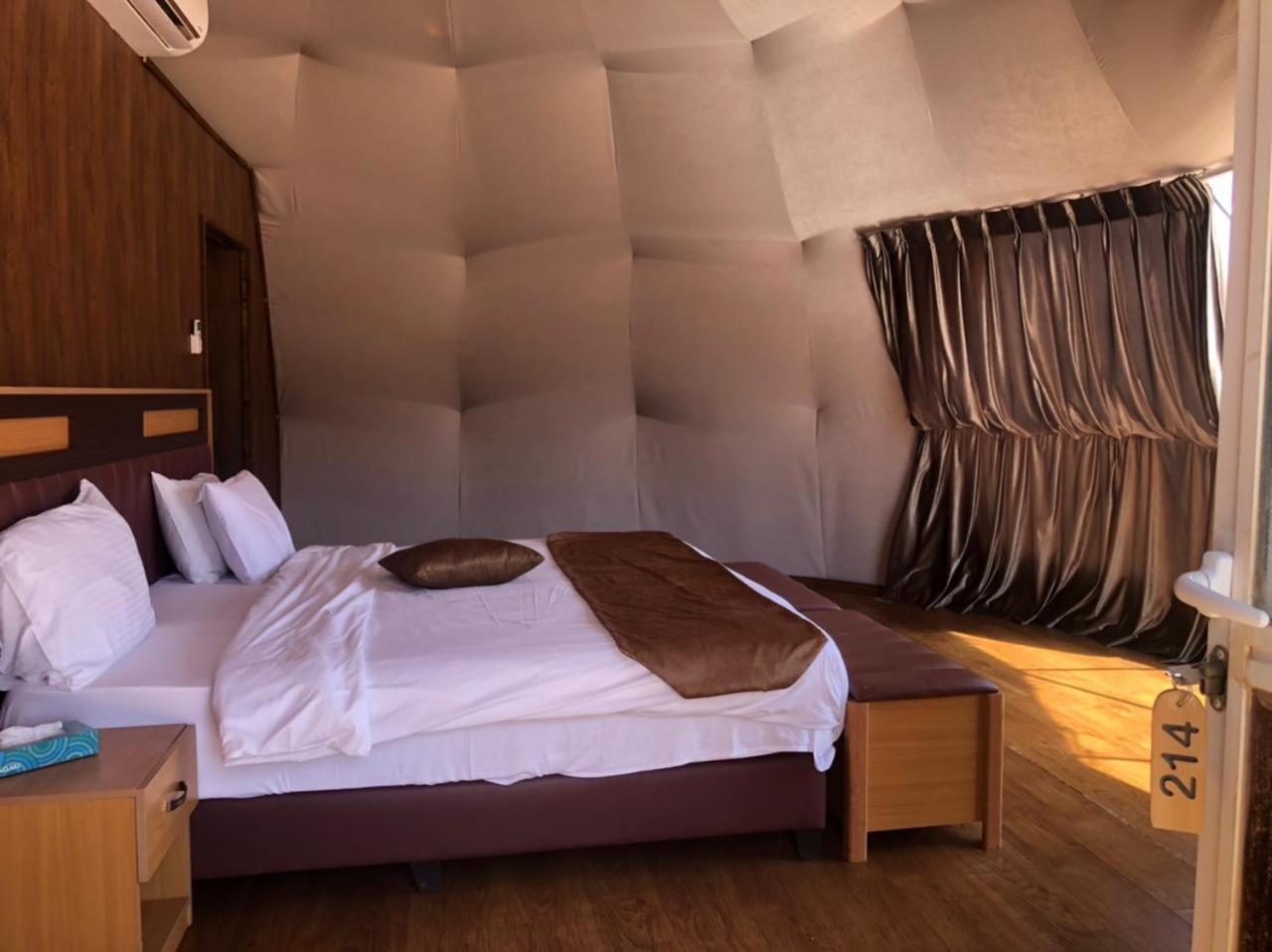 Al Sultana Luxury Camp Villa Wadi Rum Exterior photo